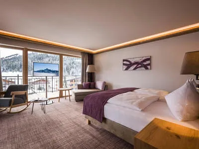 Panorama-Juniorsuite Kirchberg Bild 0